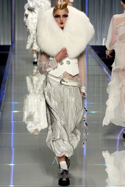 Look 19